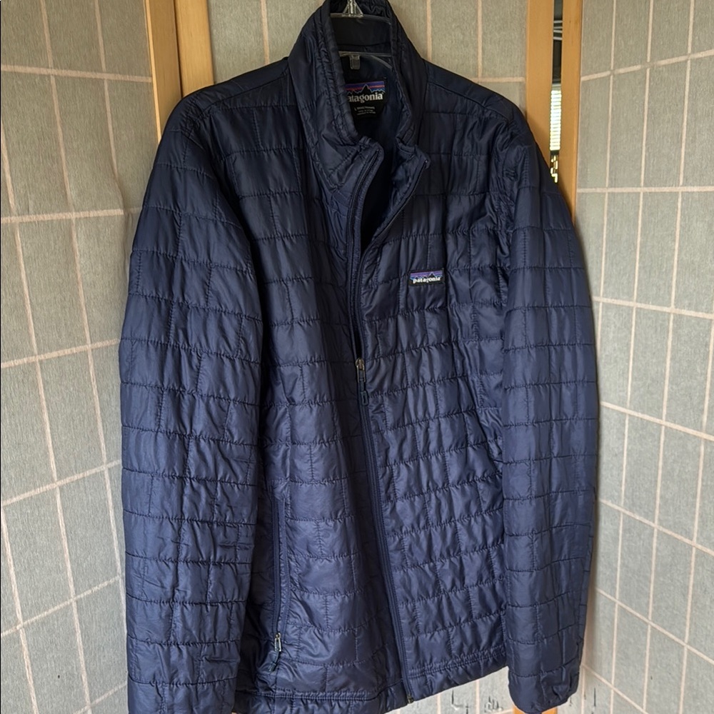 Patagonia Men's Navy Nano-Puff Jacket